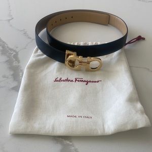 Salvatore Ferragamo Belt. Double sided (black & beige).